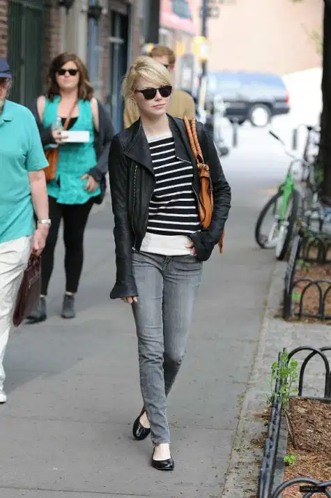 Emma-Stone-chic-street-style-outfit-inspiration-candid-fashion-new-york-may-3-2011